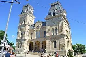 Das Morgan County Courthouse in Jacksonville, seit 1986 im NRHP gelistet