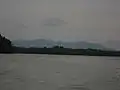 Gunung Pulai vom Fluss aus