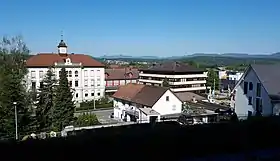 Muhen Dorfzentrum mit Schulhaus und Gemeindehaus