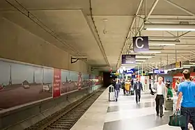 Bahnsteig des Bft München Flughafen Terminal, 2012