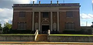 Das Murray County Courthouse in Sulphur, seit 1984 im NRHP gelistet