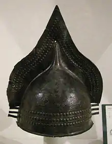 Etruskischer Kammhelm, Kammhelm aus Italien um 800 v. Chr.