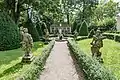 Gartenanwesen, Garten
