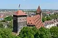 Kaiserstallung von Westen, zwischen Fünfeckturm links und Luginsland hinten, 2018