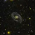 Aufnahme der Ultraviolettstrahlung von  NGC 2273 mithilfe des Weltraumteleskops GALEX.