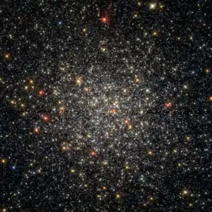 Hochaufgelöste Aufnahme des Kugelsternhaufens NGC 5927, erstellt mithilfe des Hubble-Weltraumteleskops