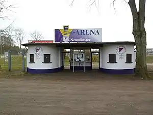 Haupteingang zum Stadion des VfR Neumünster