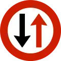 Dem Gegenverkehr Vorrang gewähren