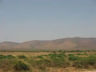 Die Nallamala-Berge aus der Ferne während der Trockenzeit