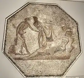 Mosaik mit zwei Satyren, die eine schlafende Nymphe enthüllen. Spätes 2. Jh.