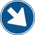 D2: vorgeschriebene Fahrtrichtung – rechts vorbei!
