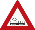 J14: Straßenbahn (kreuzt)