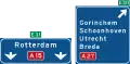 K4: Über der Autobahn befestigte Ankündigung