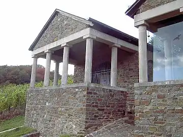 Rekonstruierte Schutztempel