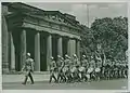 Musikkorps der Wehrmacht vor der Neuen Wache in Berlin