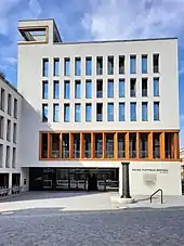 Bild des neuen Rathaus an der Ecke Bürger­meister­straße/Grünstraße