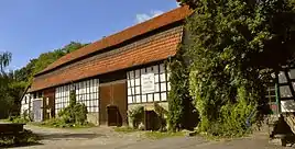 Teilansicht des Hofes des SILOAH e.V. in Neufrankenroda
