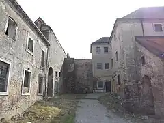 Tür- und Fenstergewände