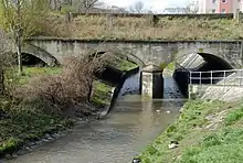 Die Warme Fischa unter dem Wr. Neustädter Kanal