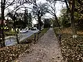 Hangseitiger Gehweg entlang der Ottingerwiese