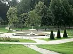 Marmorspringbrunnen auf der Hauptachse