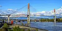 SkyBridge, Vancouver:Aufwändige U-Bahn-Brücke über den Fraser River