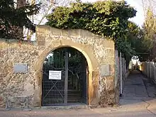 Friedhofs-Portal