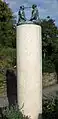 Der Lügner, Bronze auf Terrazzo-Stele (2005)Koordinaten52.2789668.037995