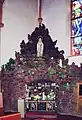 Lourdes-Grotte in der Kirche