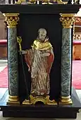 Ambo mit der Figur des heiligen Bernhard von Clairvaux