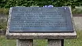Gedenktafel für ein „Heim“ auf dem Friedhof Nienhagen