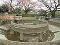Entō Bunsui im Stadtteil Kuji in Nara. Das Wasser wurde zu Restaurierungszwecken abgelassen.