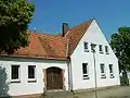 Volksschule(Lindenweg Straßenseite)