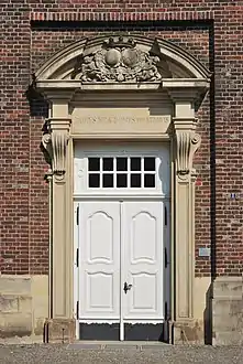 Portal mit Allianzwappen