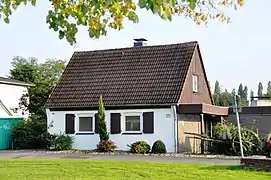 Eines der typischenkleinen Musterhäuser