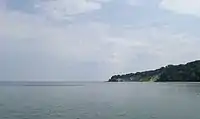 Kap Nordperd von der Seebrücke Göhren aus gesehen, links vom Kap der Buskam