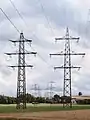 C3-Maste, rechts eine neuere Bauform