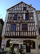 Fachwerkhaus an der Place de l’Hôtel de Ville (Rathausplatz)