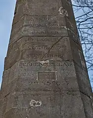 Inschrift auf dem Obelisken