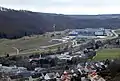 Industriegebiet Süd I (rechts, vollständig von Zeiss bebaut) und Süd II (linke Bild­mitte, 2019 noch unbe­baut) aus nordwestlicher Richtung