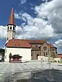 St. Peter und Paul, davor das Edith-Stein-Haus