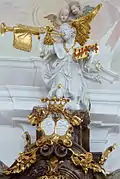 Posaunenengel auf dem Schalldeckel