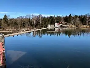 Oberwasser, Wehrkrone mit Stahlaufreißern