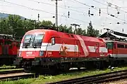Eine 1116 der ÖBB mit Lackierung Österreich anlässlich der Fußball-EM 2008