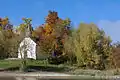 Kapelle mit Turmruine