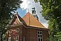 Blick über östlichen Giebel, Dach und Turm