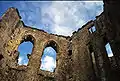 Blick aus den Innenräumen von Old Wardour Castle.