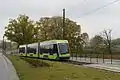 Solaris Tramino 3005 auf dem eingleisigen Abschnitt der Linie 3 neben der ul. Juliana Tuwima (2016)