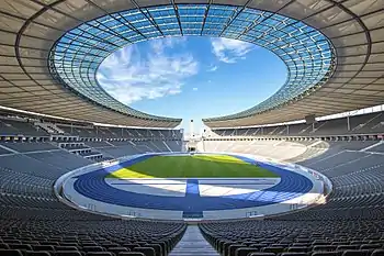 Olympiastadion Berlin(Olympiastadion)Ort: BerlinKapazität: 72.000Verein: Hertha BSC
