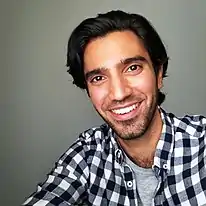Die Hauptdarsteller Sarita Choudhury und Omar Maskati
